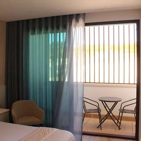 Konukevi Rito Hall Da Serra 4*